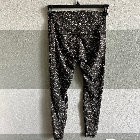 *RARE* Lululemon Gold Sequin Leggings - Picture 5 of 5